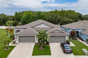 1237 Ambridge Dr, Wesley Chapel, FL 33543 - Photo 2