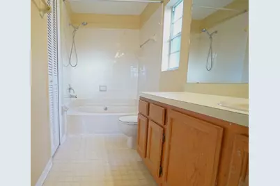 2263 Fletchers Point Circle, Tampa, FL 33613 - Photo 18