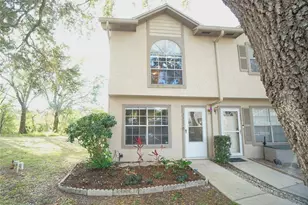 2263 Fletchers Point Cir, Tampa, FL 33613 - Photo 2