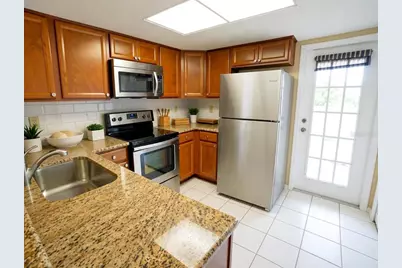 2263 Fletchers Point Circle, Tampa, FL 33613 - Photo 10