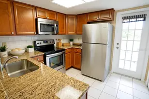 2263 Fletchers Point Cir, Tampa, FL 33613 - Photo 10