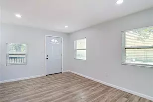 10009 N Florence Ave, Tampa, FL 33612 - Photo 12
