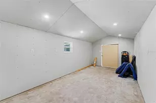 8879 Lakewood Dr, Seminole, FL 33772 - Photo 38