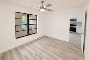 4965 Puritan Cir, Tampa, FL 33617 - Photo 10