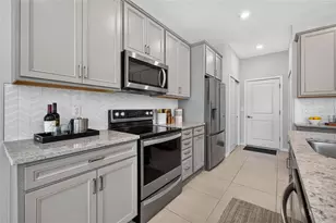 11301 Beach Walk Wy NE, Saint Petersburg, FL 33716 - Photo 16