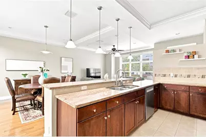 2557 W Platt Street, Tampa, FL 33609 - Photo 10