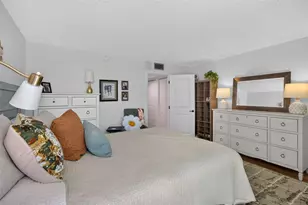 7625 Sun Island Dr S, South Pasadena, FL 33707 - Photo 18