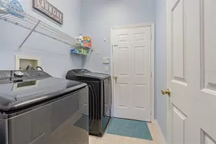 1031 Paseo Del Rio NE, Saint Petersburg, FL 33702 - Photo 12