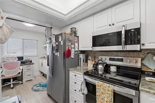 103 1st St E, Saint Petersburg, FL 33715 - Photo 10