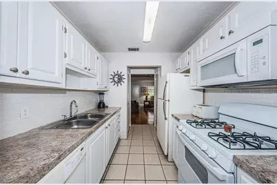 5217 81st Street N #11, Saint Petersburg, FL 33709 - Photo 6