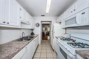 5217 81st St N, Saint Petersburg, FL 33709 - Photo 6