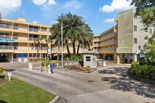2506 N Rocky Point Dr, Tampa, FL 33607 - Photo 28