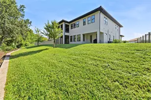 29818 Picana Ln, Wesley Chapel, FL 33543 - Photo 4