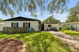7846 12th St N, Saint Petersburg, FL 33702 - Photo 2