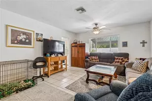 7846 12th St N, Saint Petersburg, FL 33702 - Photo 8