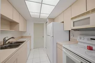 2722 Sherbrooke Ln, Palm Harbor, FL 34684 - Photo 14
