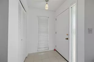 2722 Sherbrooke Ln, Palm Harbor, FL 34684 - Photo 4