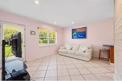 824 67th Street S, Saint Petersburg, FL 33707 - Photo 12