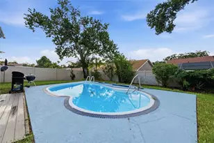 670 Kirkland Cir, Dunedin, FL 34698 - Photo 34