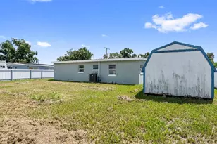 7710 Coral Vine Ln, Tampa, FL 33619 - Photo 36