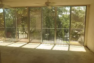 90 S Highland Ave, Tarpon Springs, FL 34689 - Photo 6