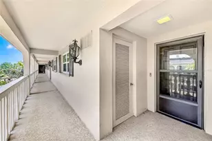147 Bluff View Dr, Largo, FL 33770 - Photo 2