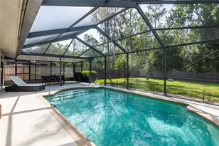 2712 Cedaridge Dr, Tampa, FL 33618 - Photo 20