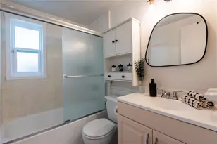 2712 Cedaridge Dr, Tampa, FL 33618 - Photo 16