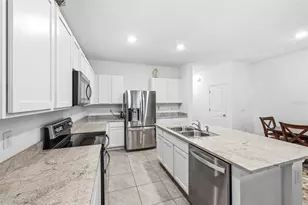 369 Mangrove Shade Cir, Apollo Beach, FL 33572 - Photo 10