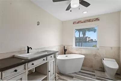 10038 S Yacht Club Drive, Treasure Island, FL 33706 - Photo 20