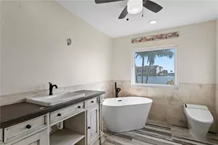 10038 S Yacht Club Dr, Treasure Island, FL 33706 - Photo 20