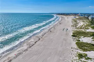10038 S Yacht Club Dr, Treasure Island, FL 33706 - Photo 10