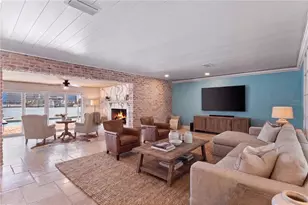 10038 S Yacht Club Dr, Treasure Island, FL 33706 - Photo 8