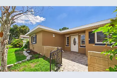 10310 110th Way, Seminole, FL 33778 - Photo 2