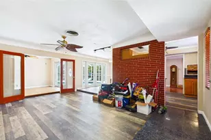 10310 110th Way, Seminole, FL 33778 - Photo 4