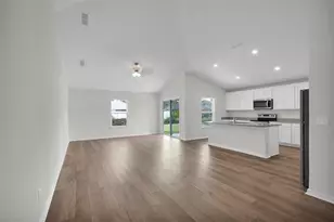 19 Pineapple Dr, Palm Coast, FL 32164 - Photo 4