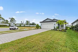 4695 Blue Star Ct, North Port, FL 34289 - Photo 4