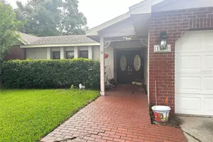 1170 Wexford Dr, Palm Harbor, FL 34683 - Photo 2