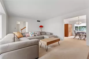1901 Dormieone Rd N, Saint Petersburg, FL 33710 - Photo 12
