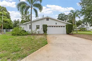 1901 Dormieone Rd N, Saint Petersburg, FL 33710 - Photo 6