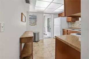 7801 11th St N, Saint Petersburg, FL 33702 - Photo 6