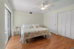 7801 11th St N, Saint Petersburg, FL 33702 - Photo 20