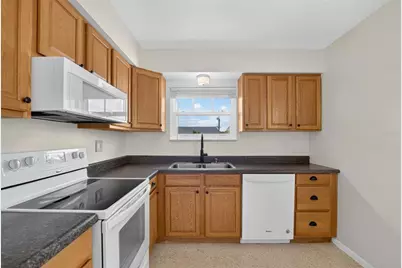 705 Thunderbird Avenue, Sun City Center, FL 33573 - Photo 6