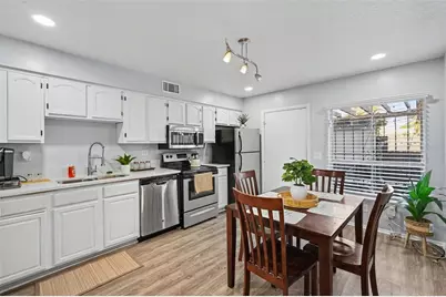 4505 La Capri Court, Tampa, FL 33611 - Photo 2