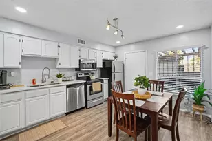 4505 La Capri Ct, Tampa, FL 33611 - Photo 2