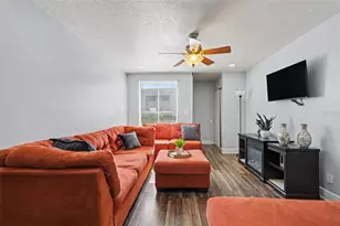 4505 La Capri Ct, Tampa, FL 33611 - Photo 6