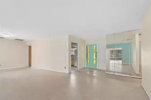 11435 Oval Dr E, Largo, FL 33774 - Photo 6