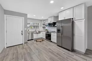 1028 Apollo Beach Blvd, Apollo Beach, FL 33572 - Photo 10