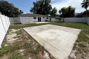 7904 Woodvine Cir, Tampa, FL 33615 - Photo 20