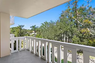 1200 N Shore Dr NE, Saint Petersburg, FL 33701 - Photo 6